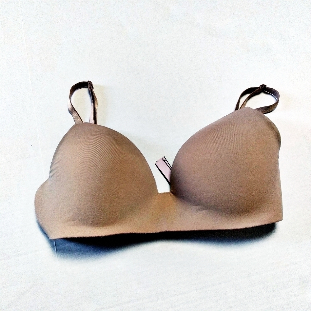 Victoria's Secret t shirt lightly lined nude bra 34DD